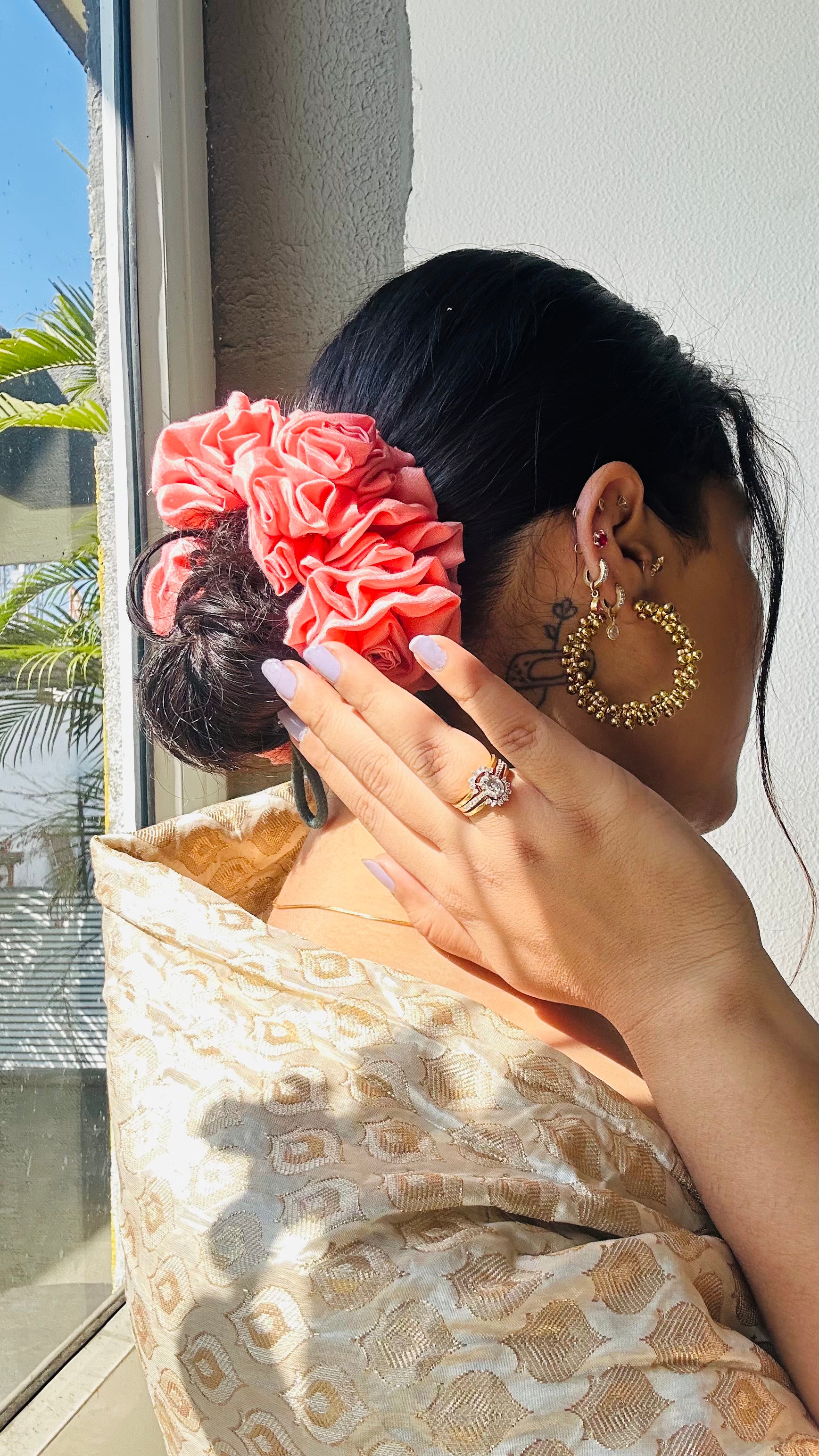Baby-pink rose clip and gajra combo