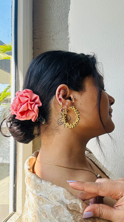 Baby-pink rose clip and gajra combo