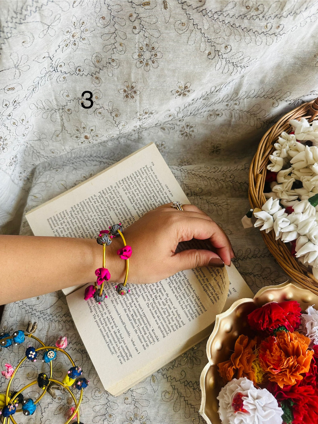Mogra Bangle (random color)