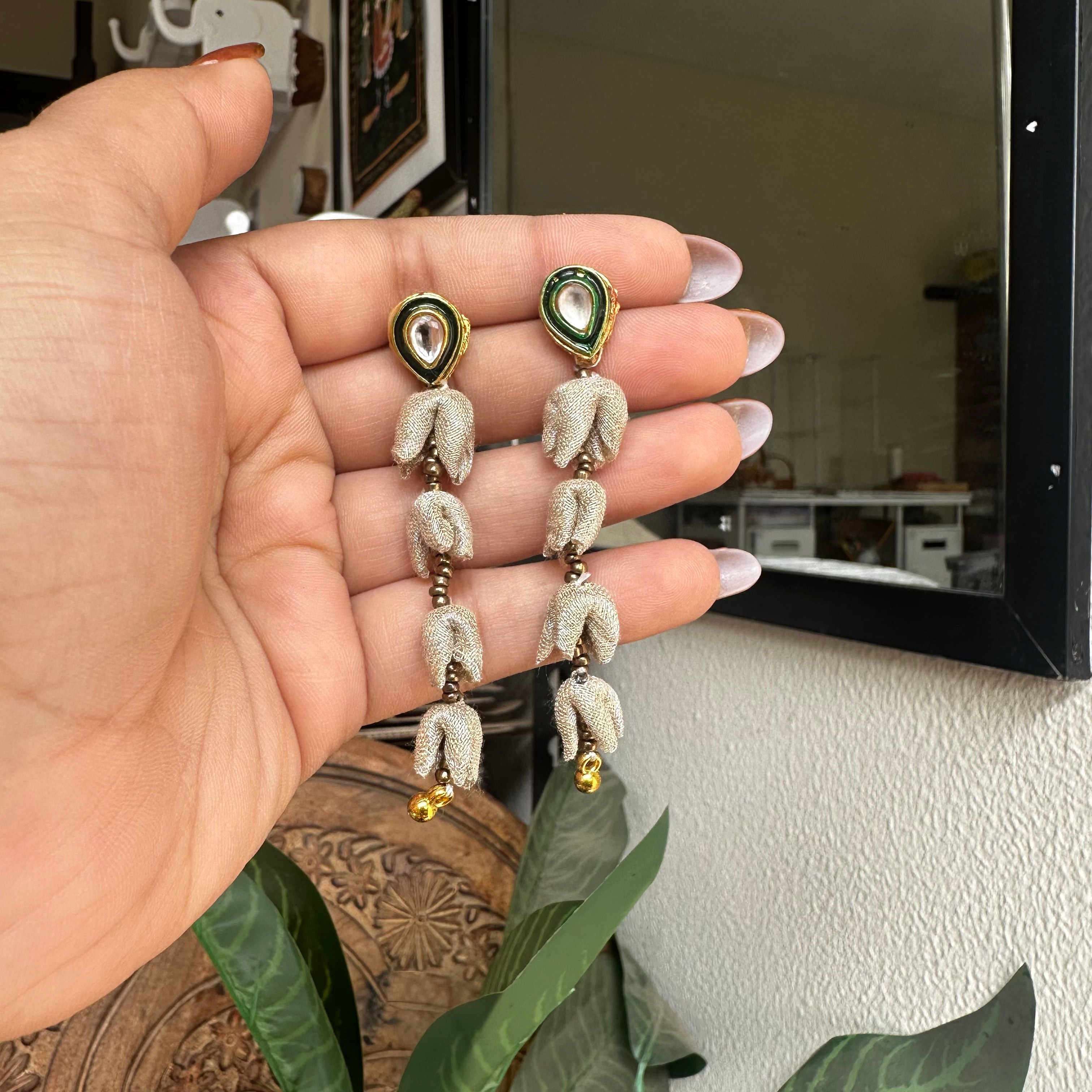 Mogra Kundan Studs