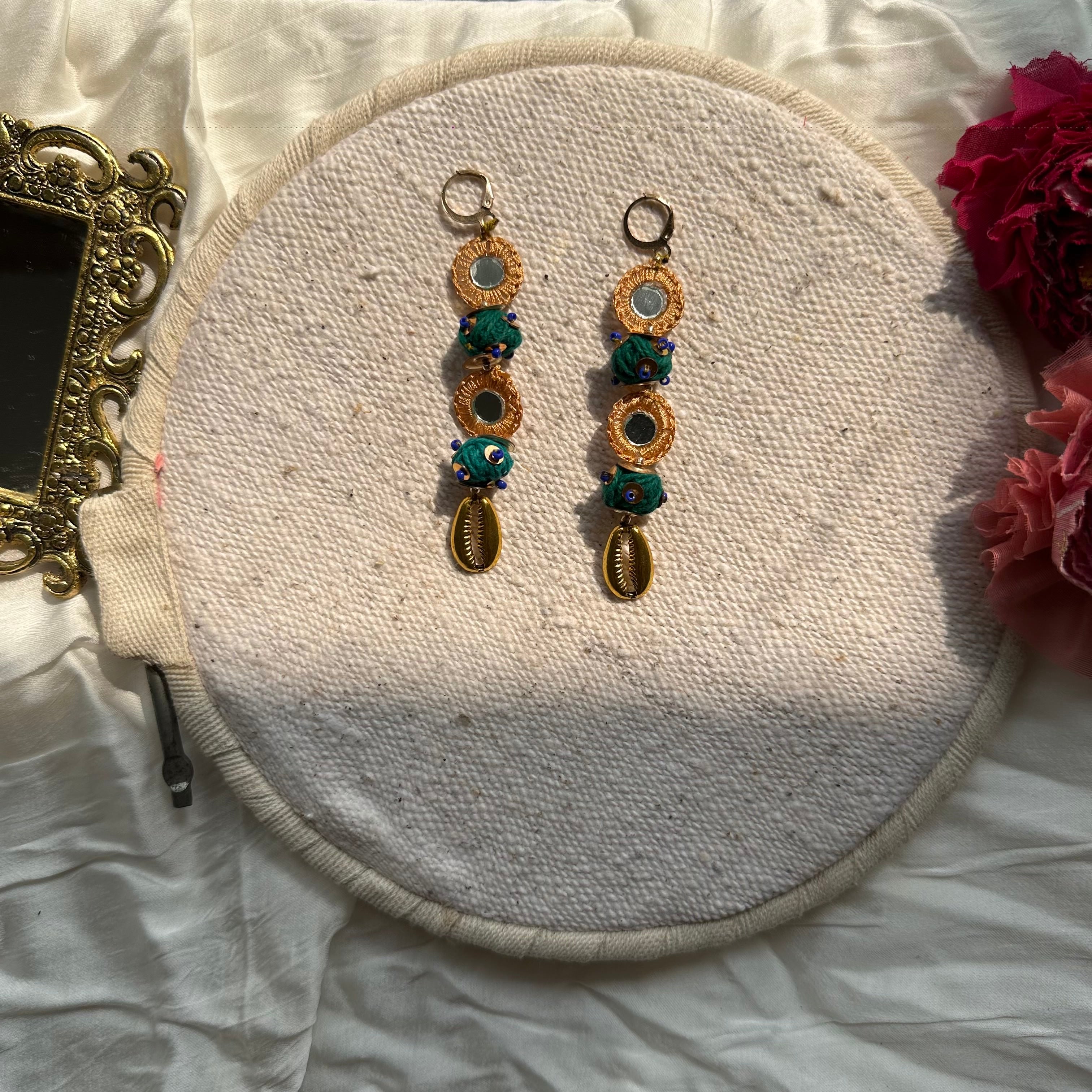 sheesha bindu earrings