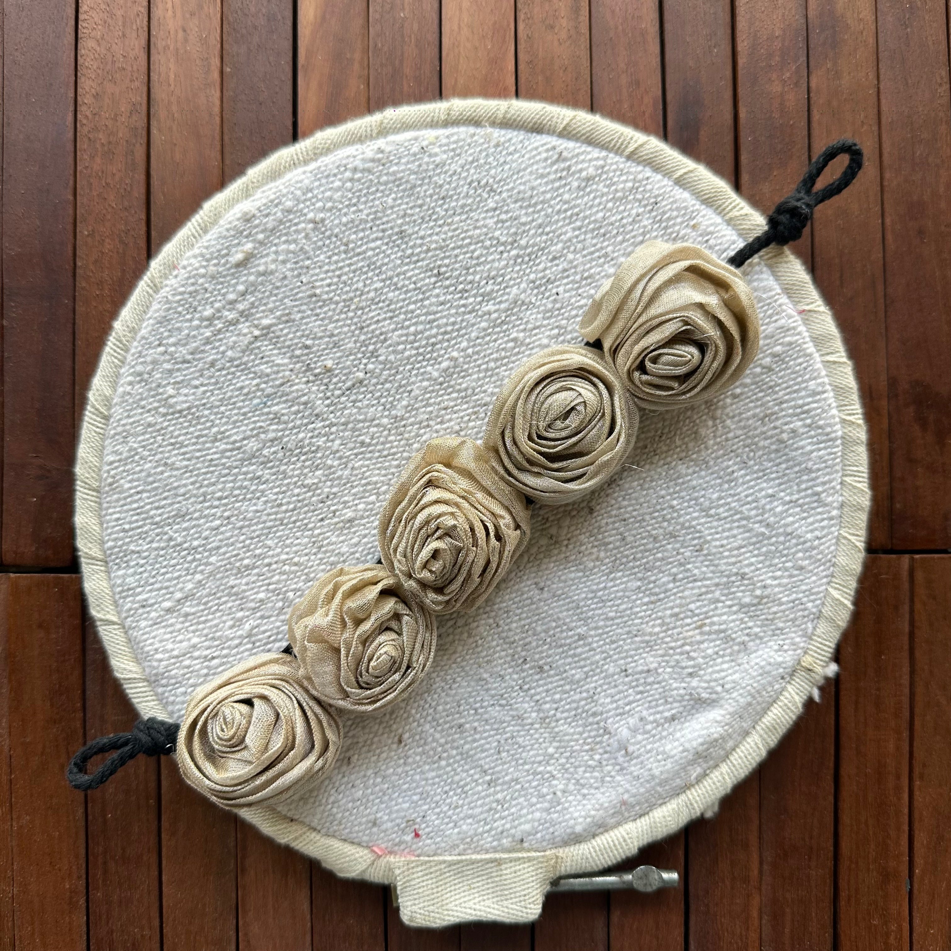Rose gajra