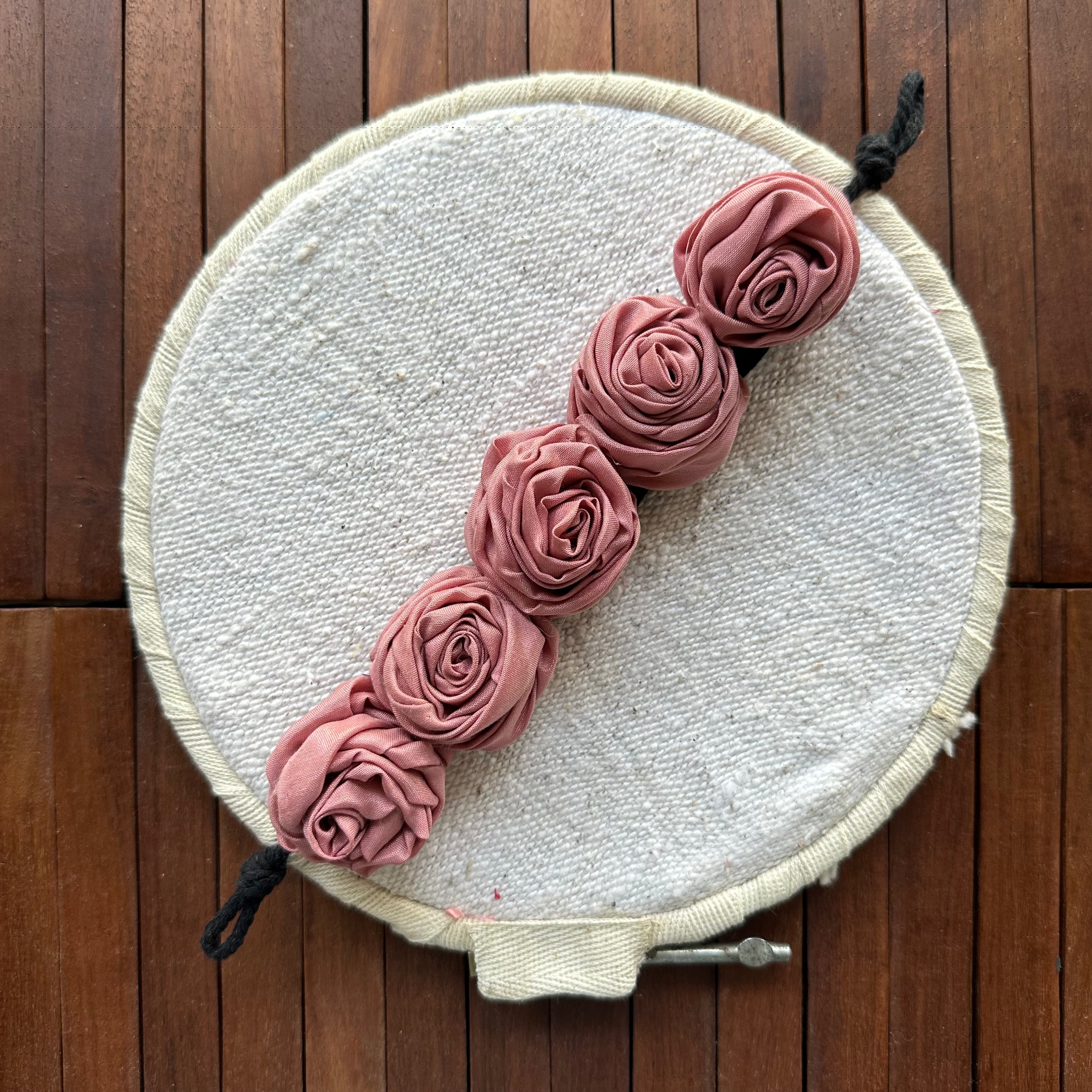 Rose gajra