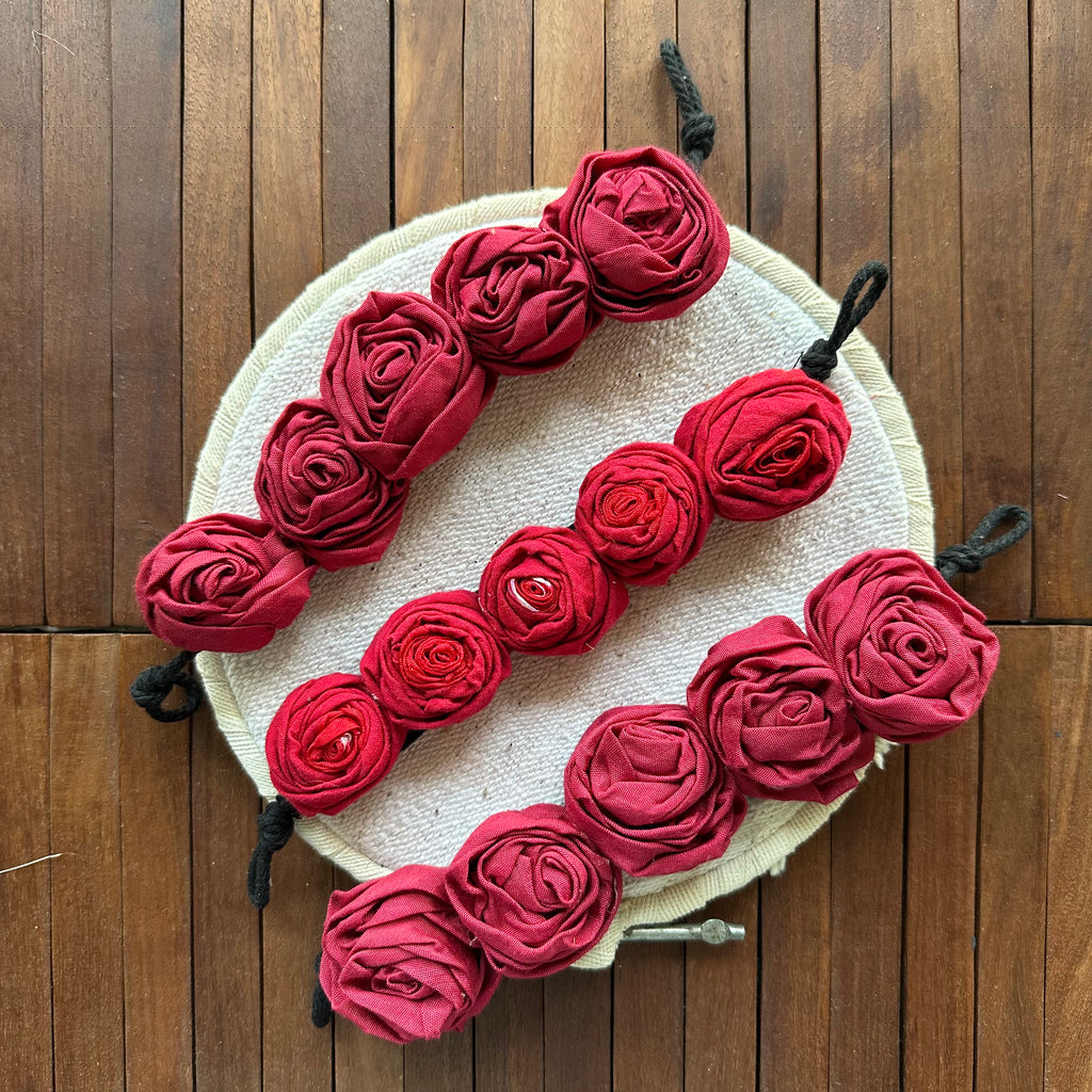 Rose gajra