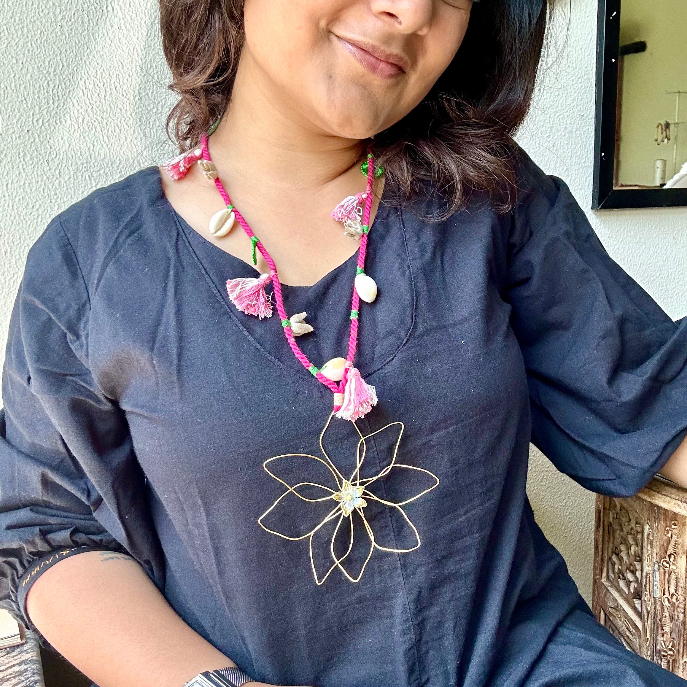 Phool Neckpiece