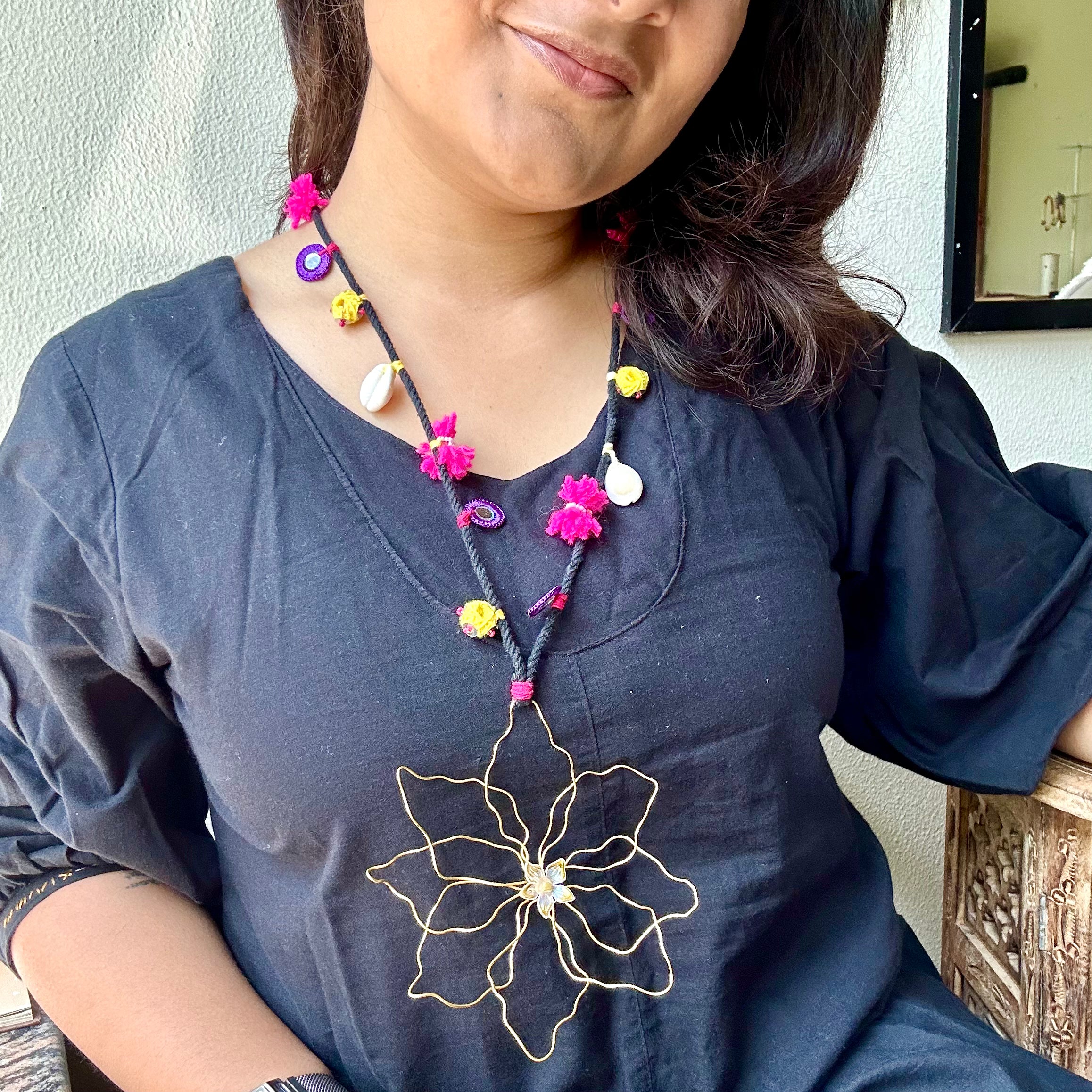 Phool Neckpiece
