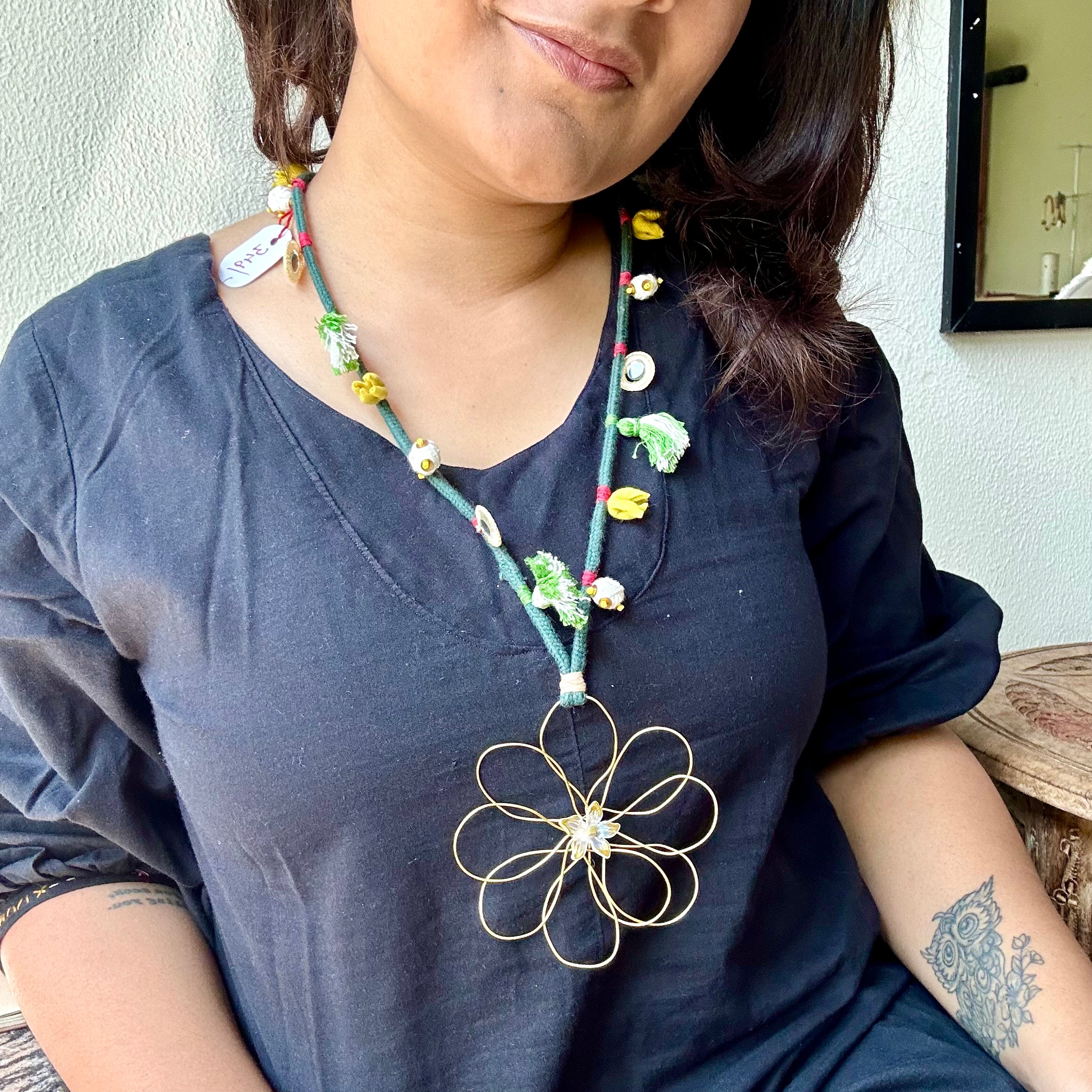 Phool Neckpiece