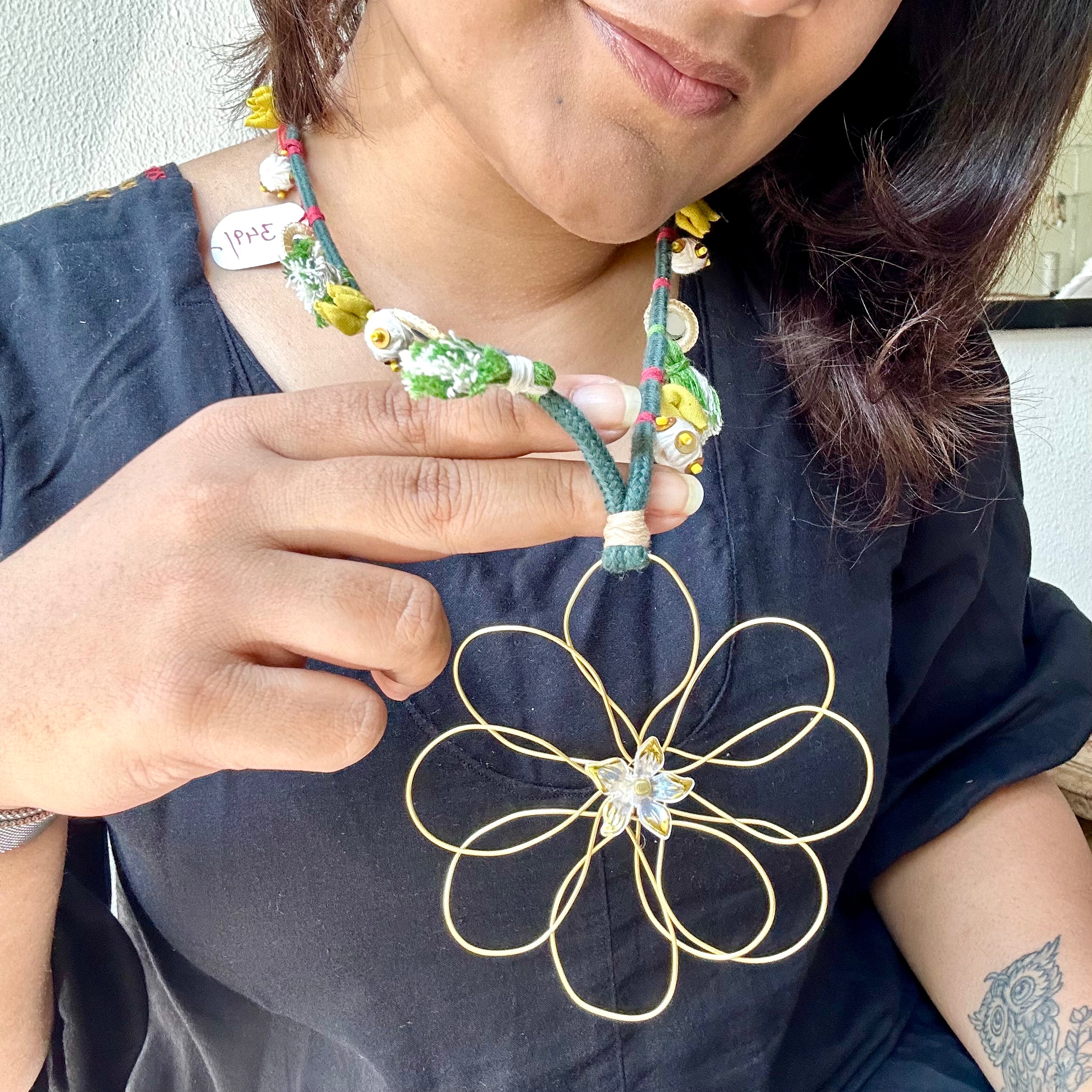 Phool Neckpiece