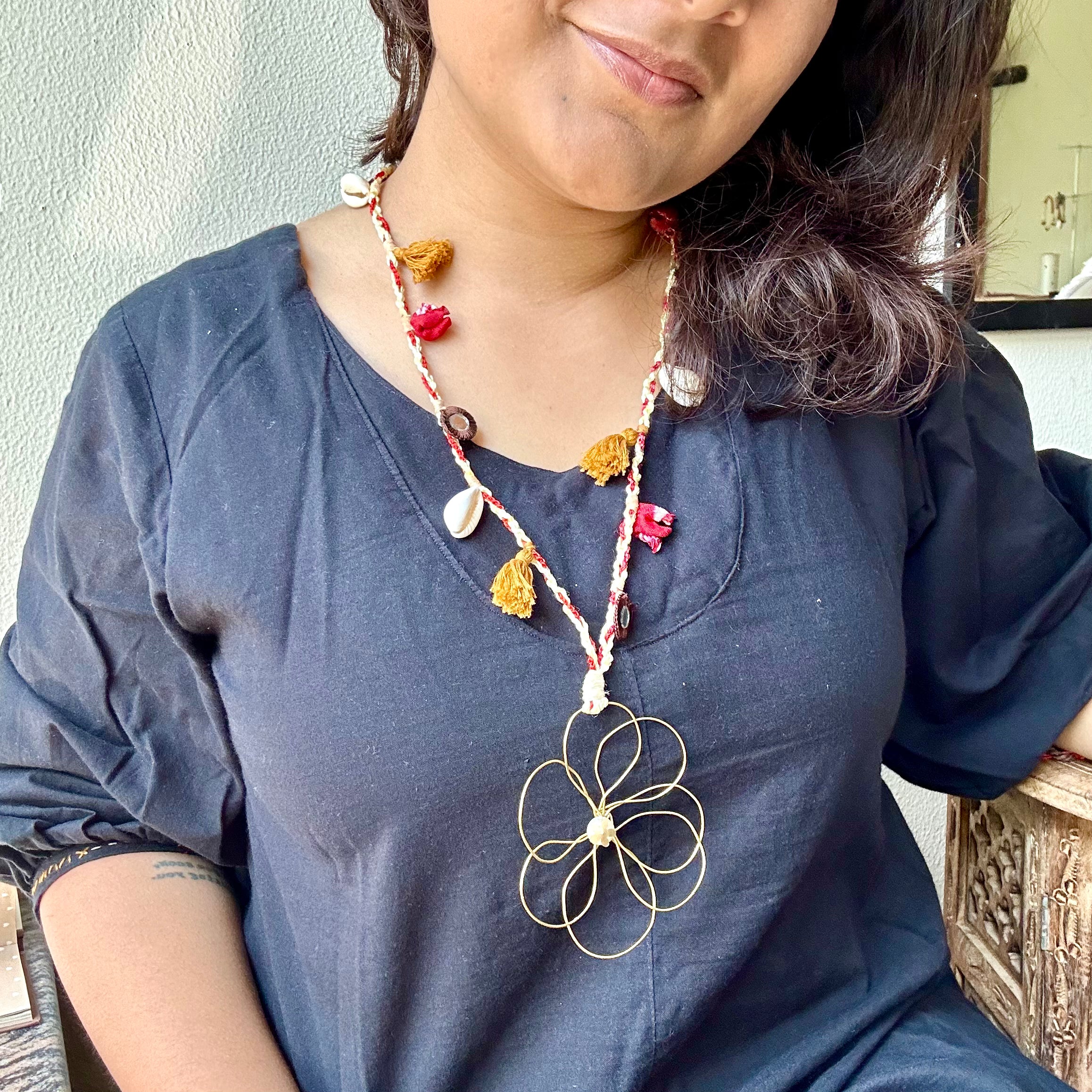 Phool Neckpiece