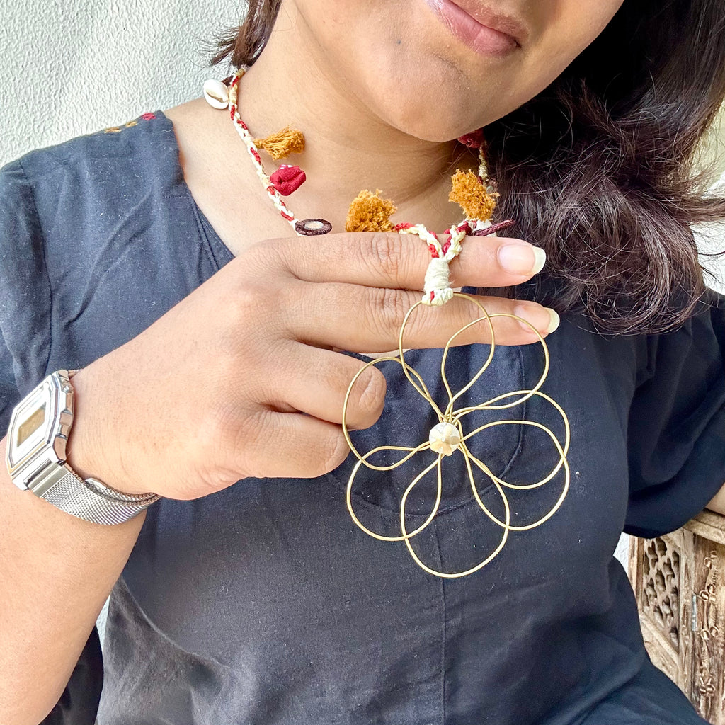 Phool Neckpiece