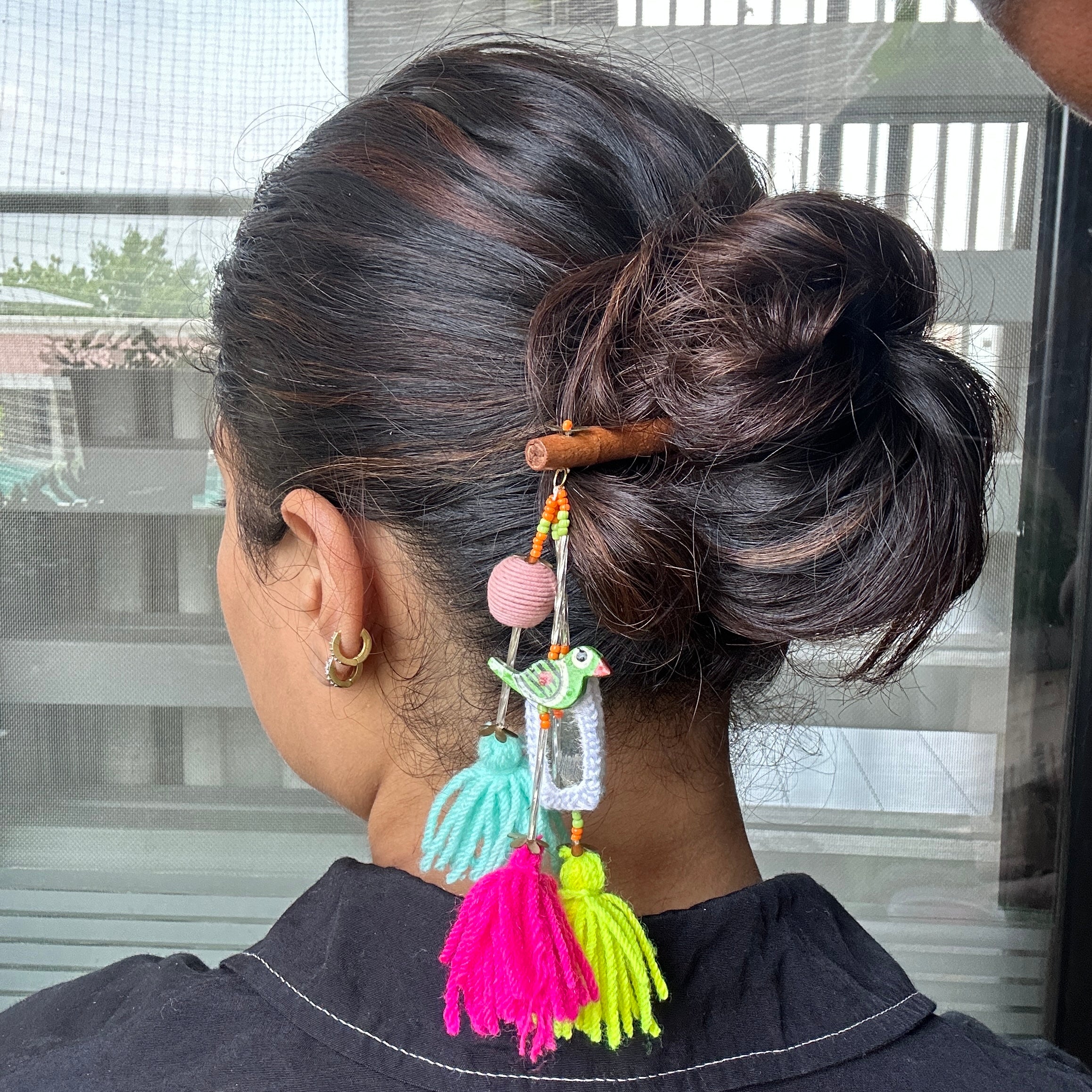 Parrot bun stick